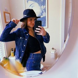 Meet your Posher, Samantha